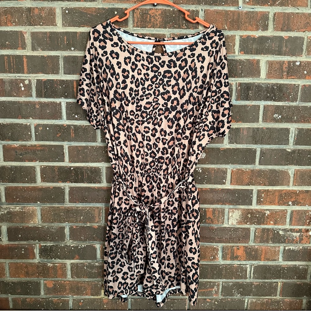 Women’s Plus Size Short Sleeve Leopard Print SHEIN Romper with Tie Waist